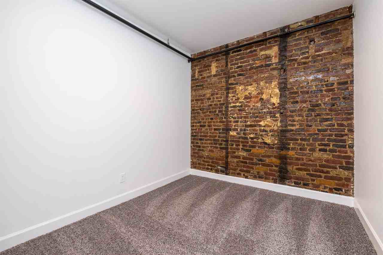 153 N Limestone #3 - Photo 5 of 8