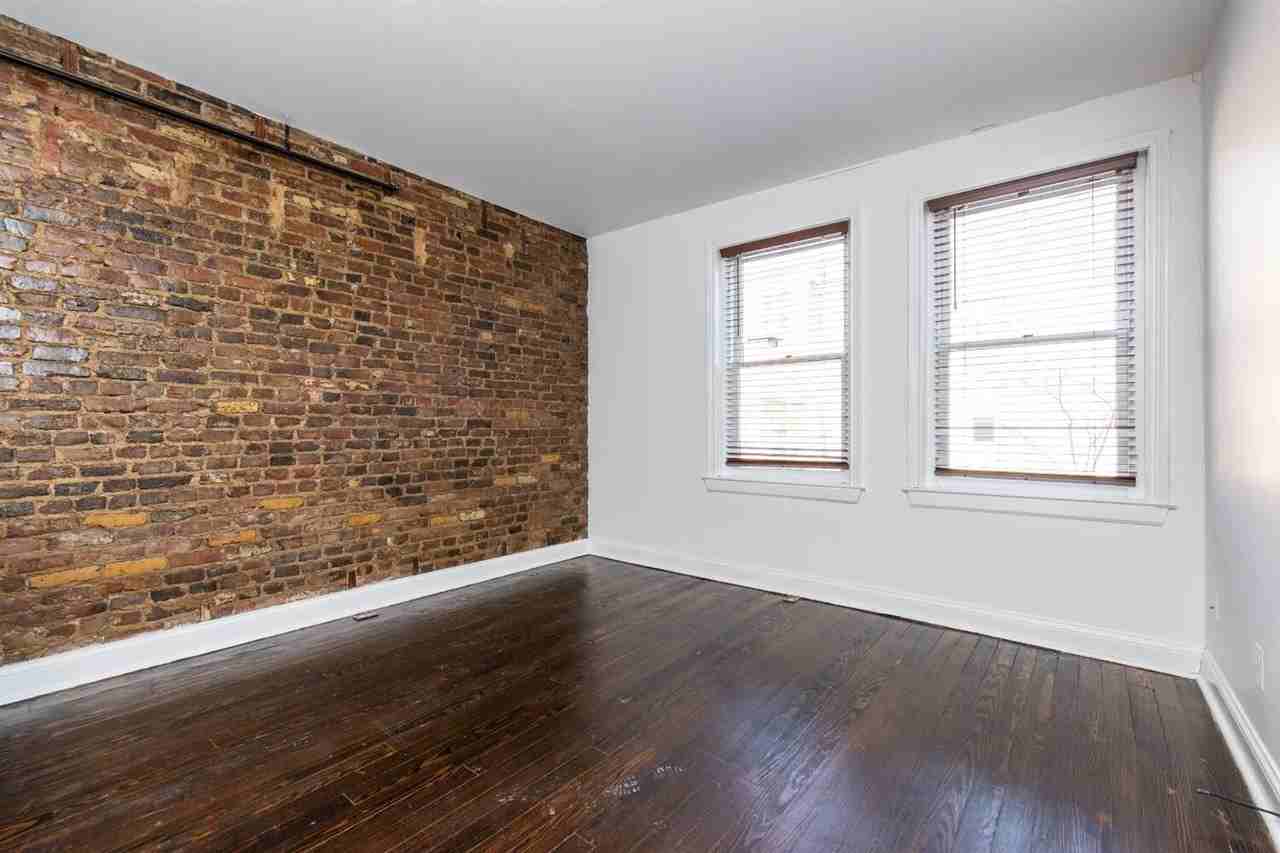 153 N Limestone #3 - Photo 6 of 8