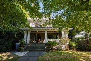 featured image of 528 18th Ave E