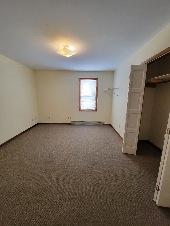 20 Brown Blvd #2 - Photo 2 of 8