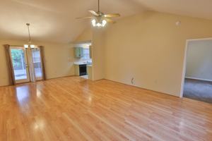 featured image of 213 Pinoak Ct W