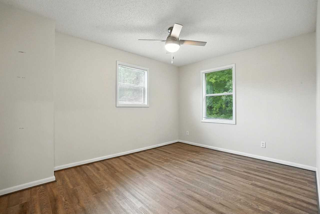 1101 Surry Ln #1 - Photo 6 of 33
