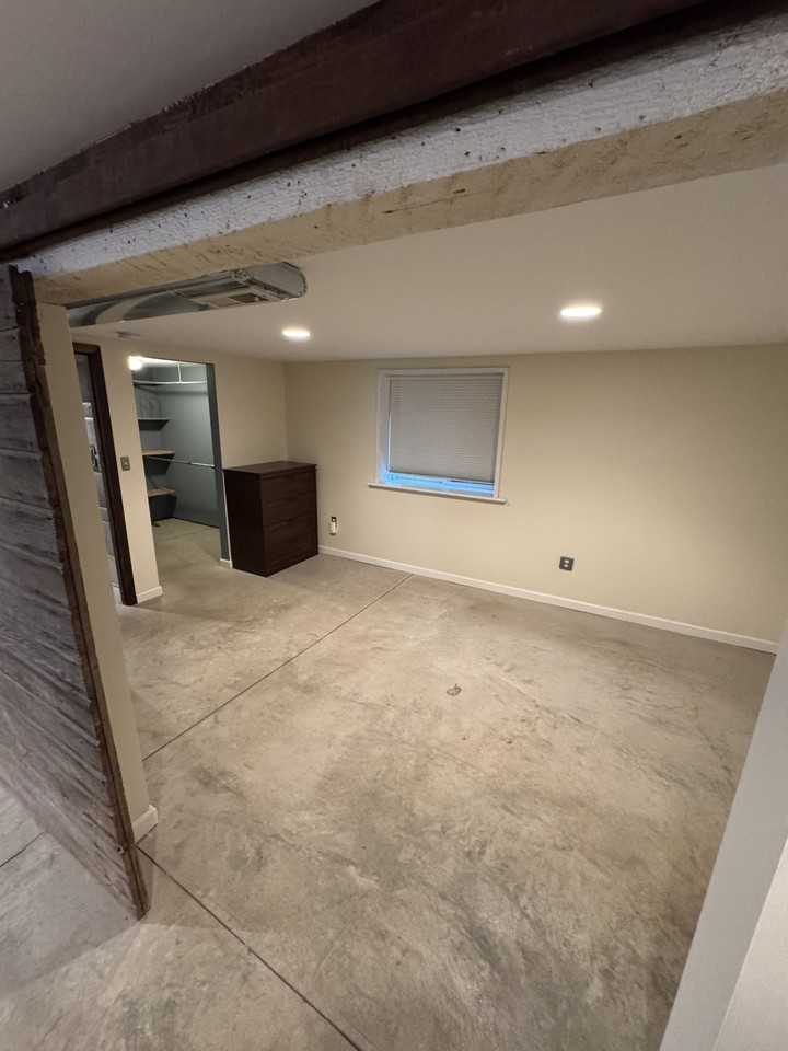 410 Ne 56th Ave - Photo 6 of 16