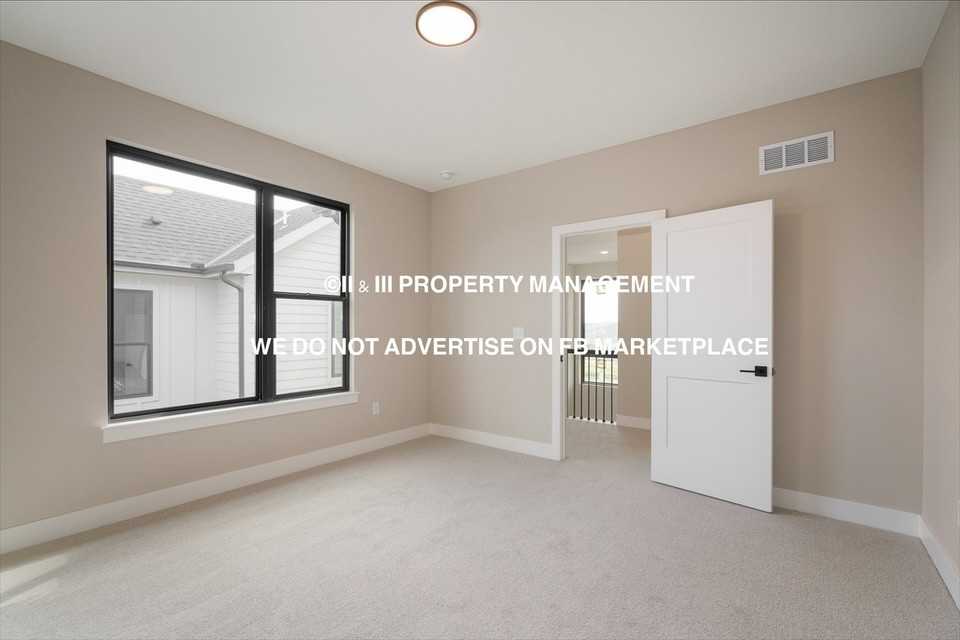 9581 Jupiter St - Photo 2 of 37
