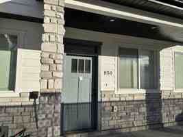 featured image of 848 Eastnorth #1