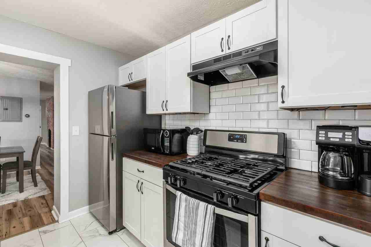 958 S Champion Ave #958 - Photo 4 of 15