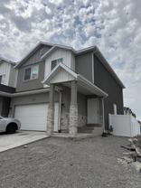 729 Northeast #A - Photo 1 of 1