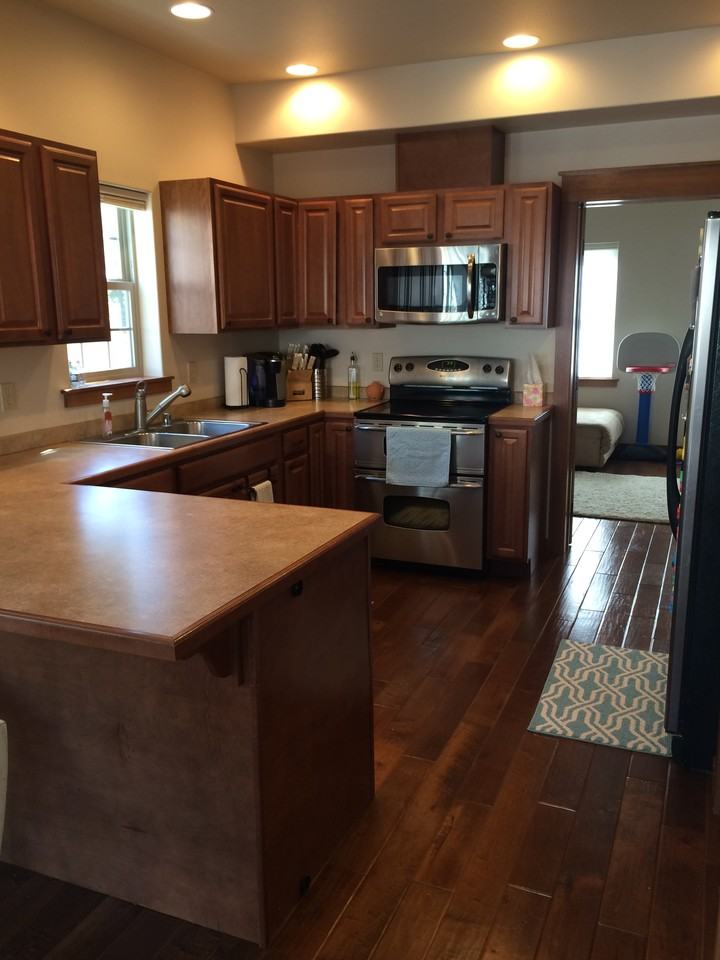 616 Cedar St - Photo 2 of 3