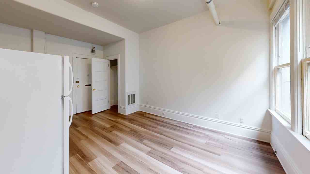 947 Bush Street - Photo 4 of 10