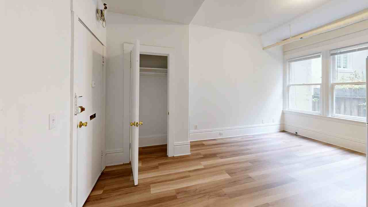 947 Bush Street - Photo 6 of 10