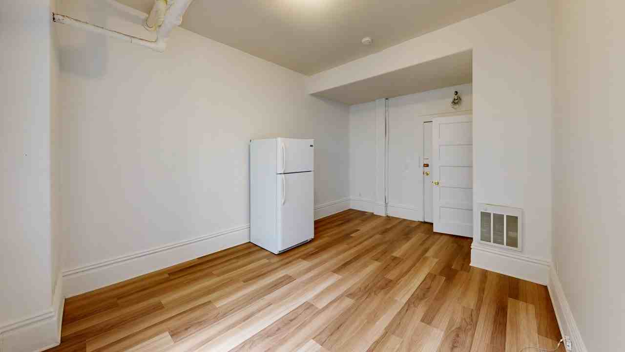 947 Bush Street - Photo 7 of 10