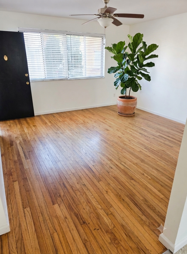 7711 Circle Dr #D - Photo 7 of 11