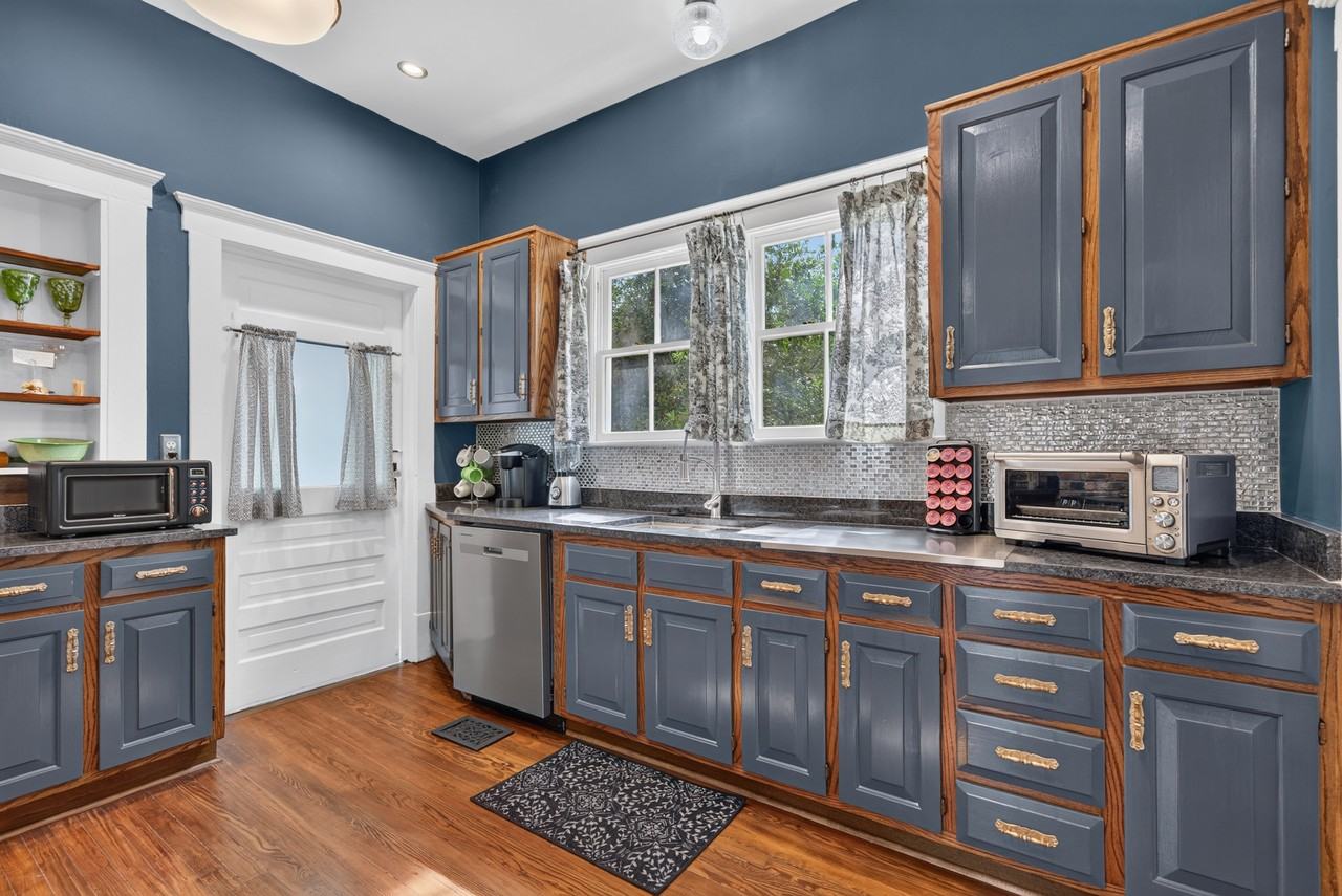 516 N 4th St - Photo 4 of 27