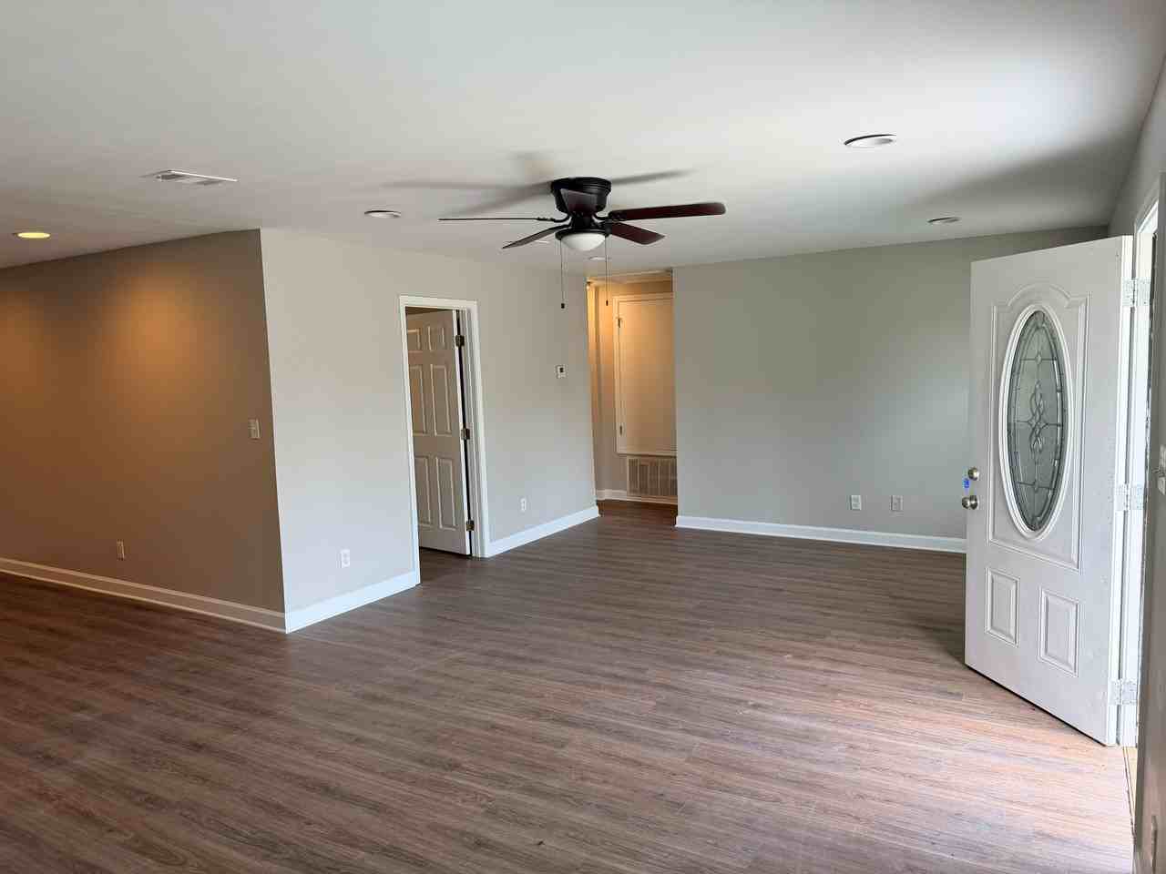 2103 N Woodlawn Dr - Photo 5 of 5