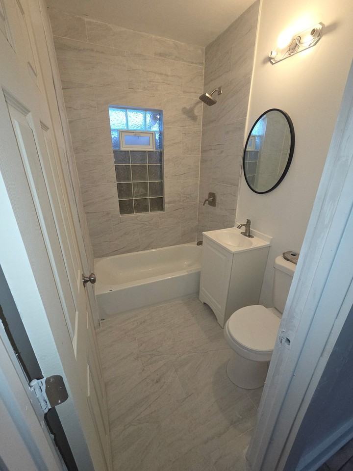 2442 N 39th St - Photo 6 of 8