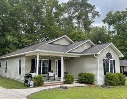 featured image of 7 Cromartie Dr #1