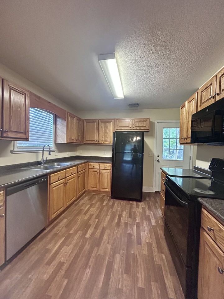 7 Cromartie Dr #1 - Photo 6 of 14