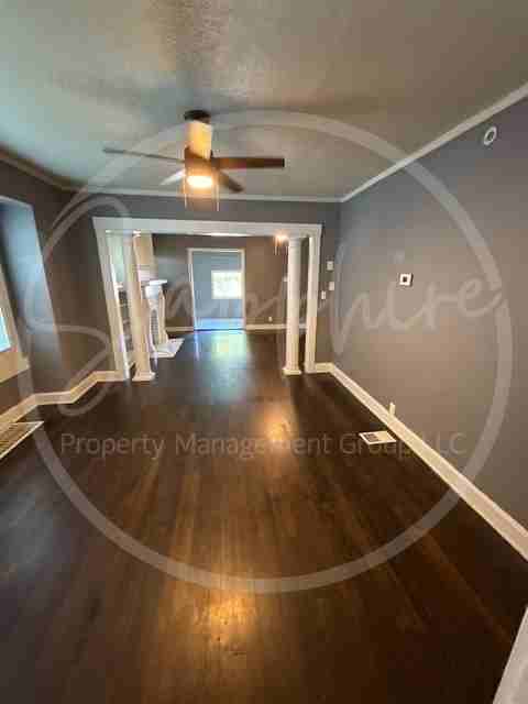 5505 Woodland Ave - Photo 4 of 8