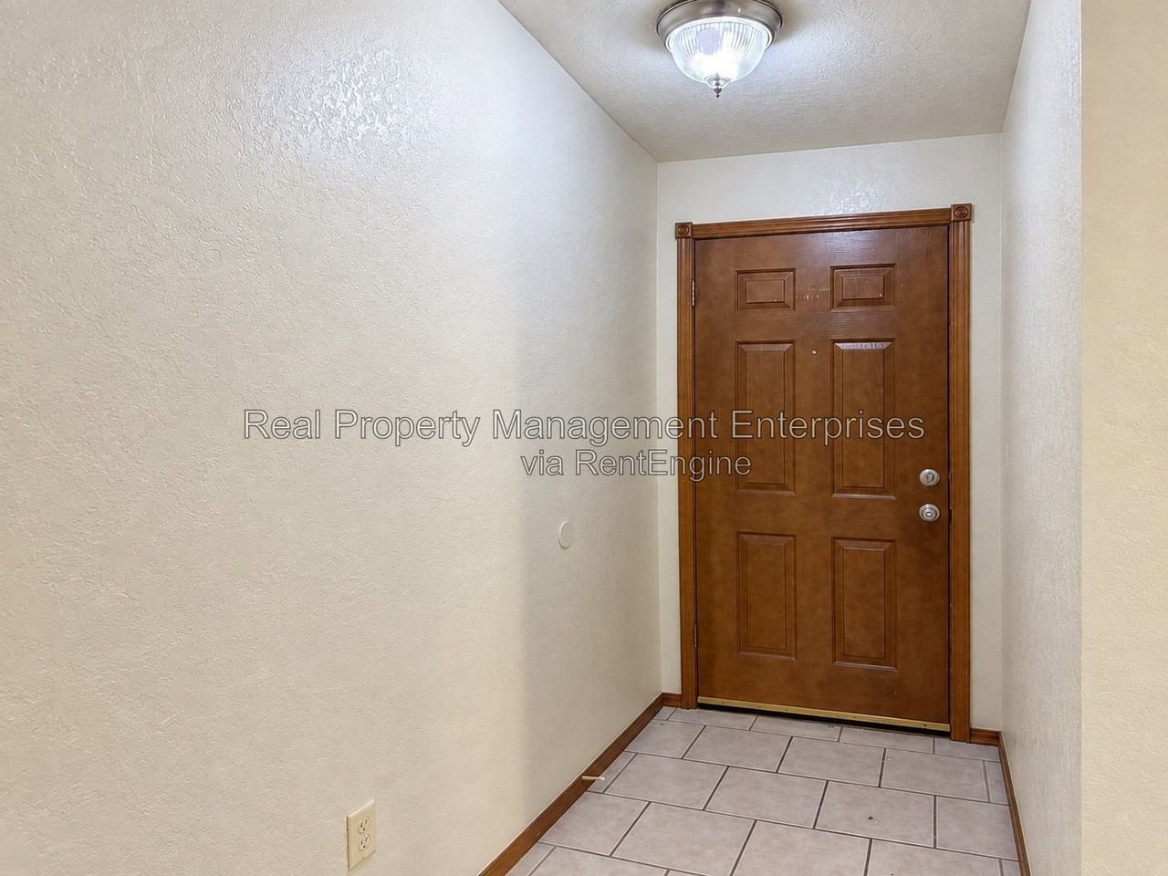 1013 N Windermere Dr - Photo 5 of 31