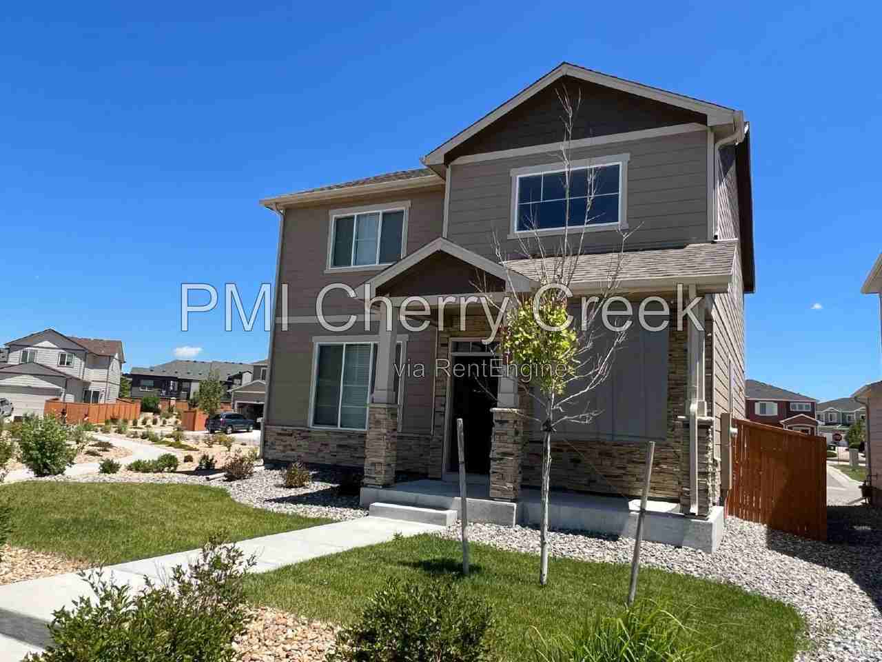 6841 Longpark Dr - Photo 4 of 33