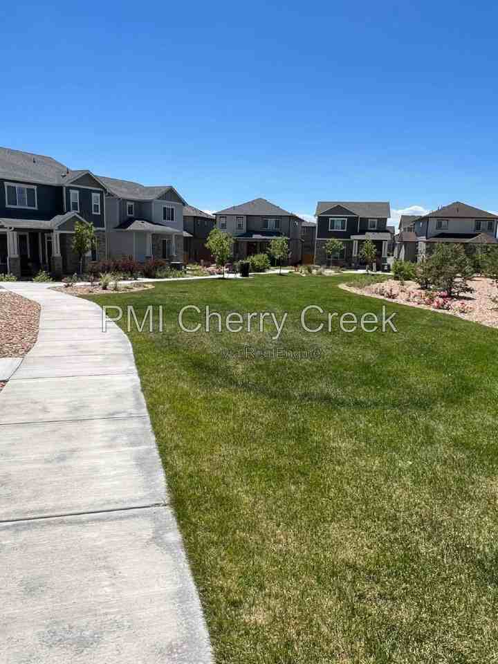 6841 Longpark Dr - Photo 5 of 33