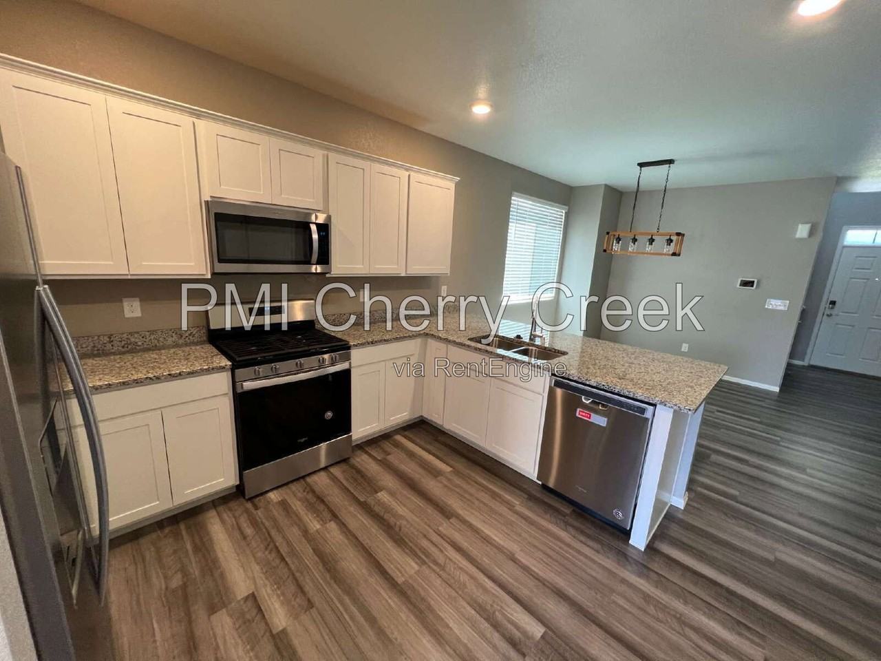 6841 Longpark Dr - Photo 7 of 33