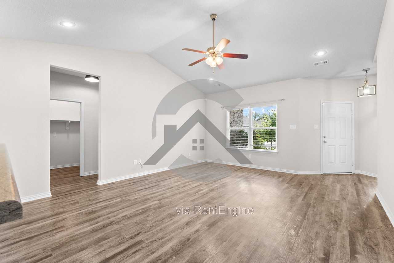 2230 Matthews Meadows Ln - Photo 3 of 16