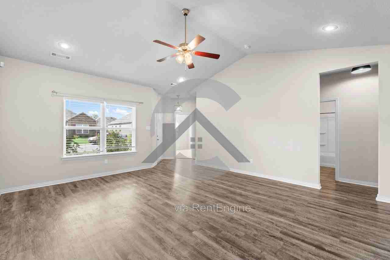 2230 Matthews Meadows Ln - Photo 4 of 16