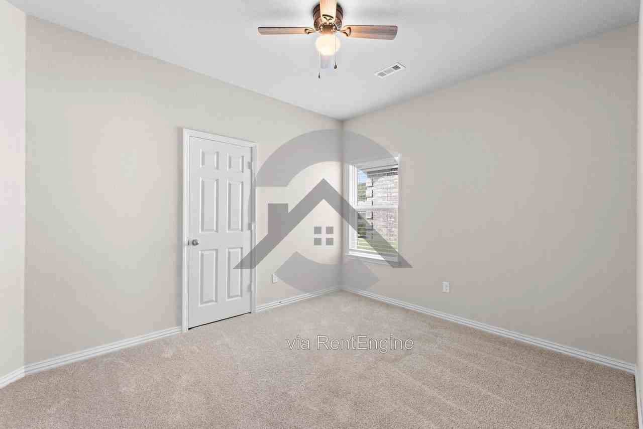 2230 Matthews Meadows Ln - Photo 7 of 16