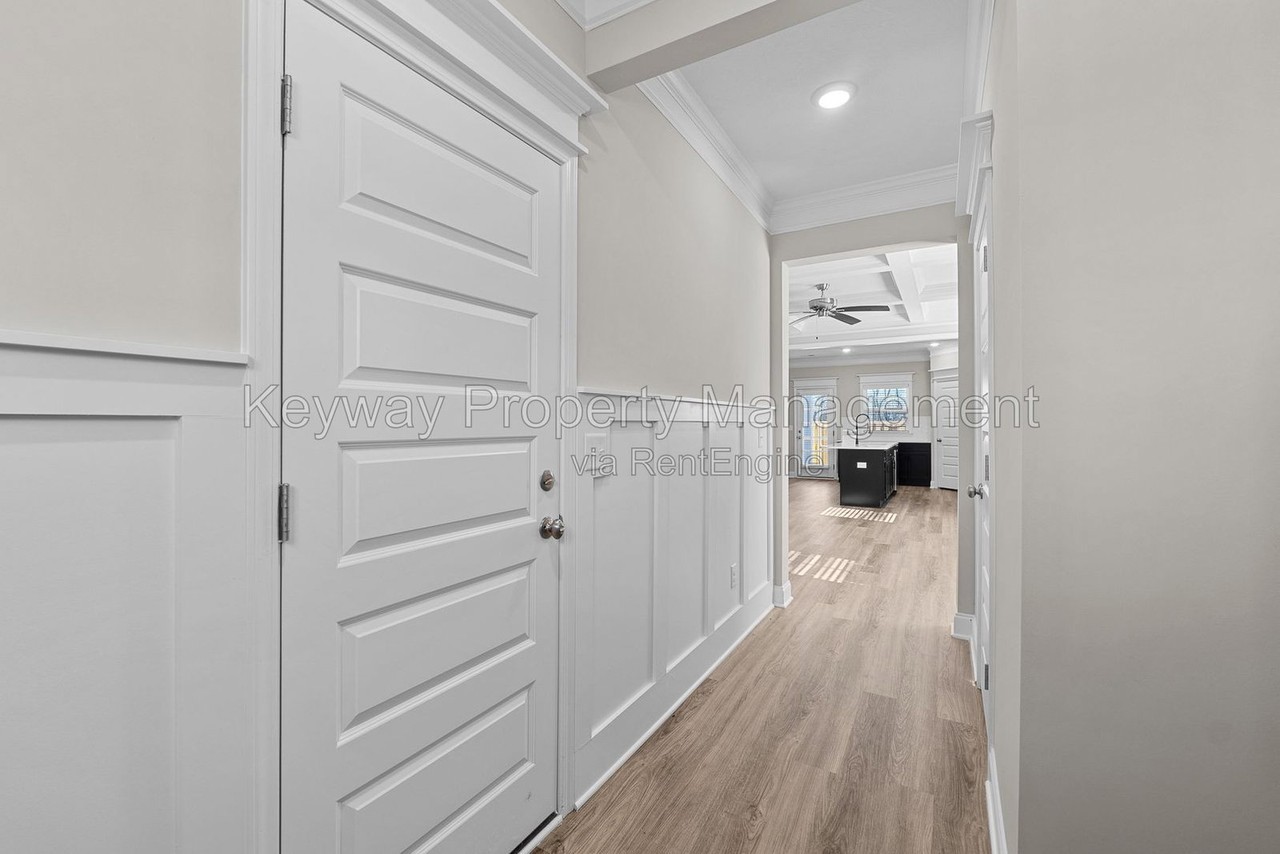 2115 Denmark Ave Se - Photo 6 of 24