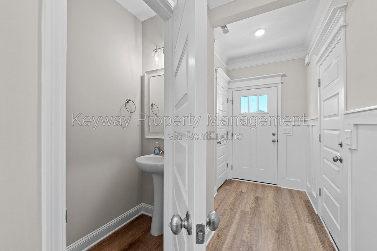 2115 Denmark Ave Se - Photo 7 of 24