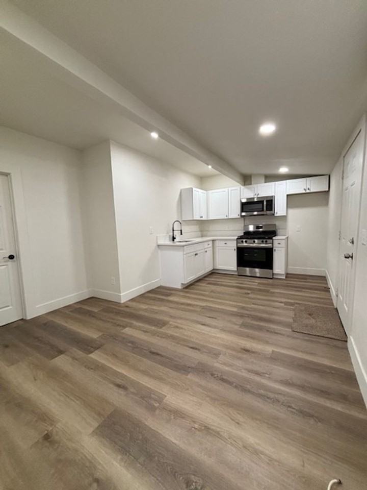 4338 University Ave #C - Photo 6 of 11