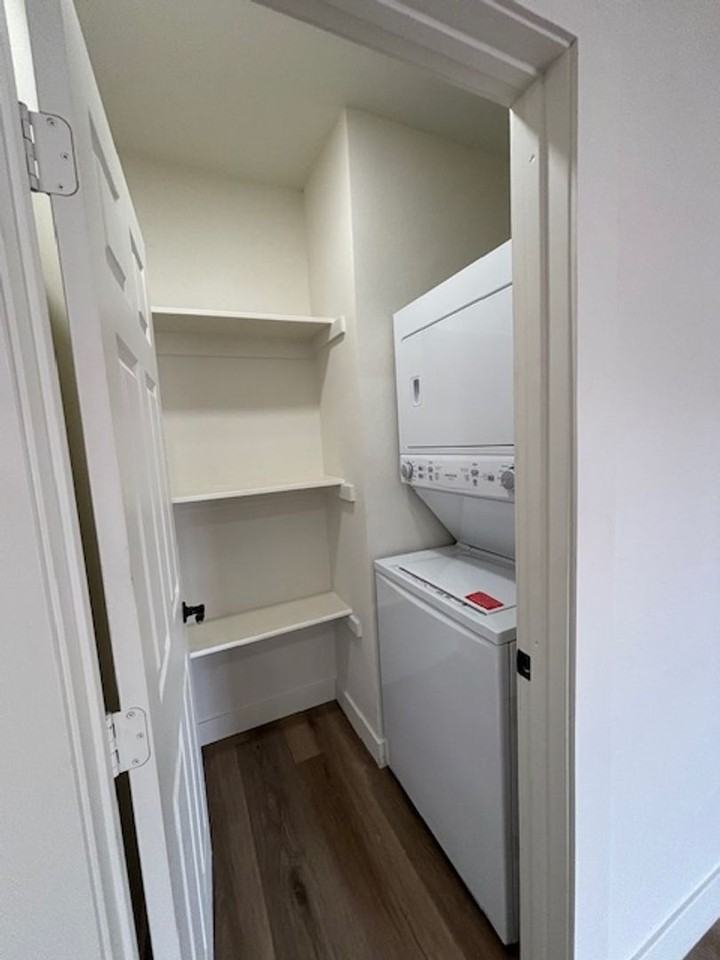 4338 University Ave #C - Photo 7 of 11