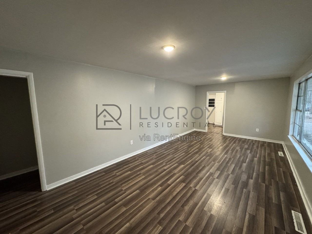 2749 W Benwood Dr - Photo 2 of 9