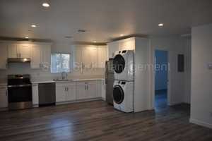 featured image of 815 Lees Ave