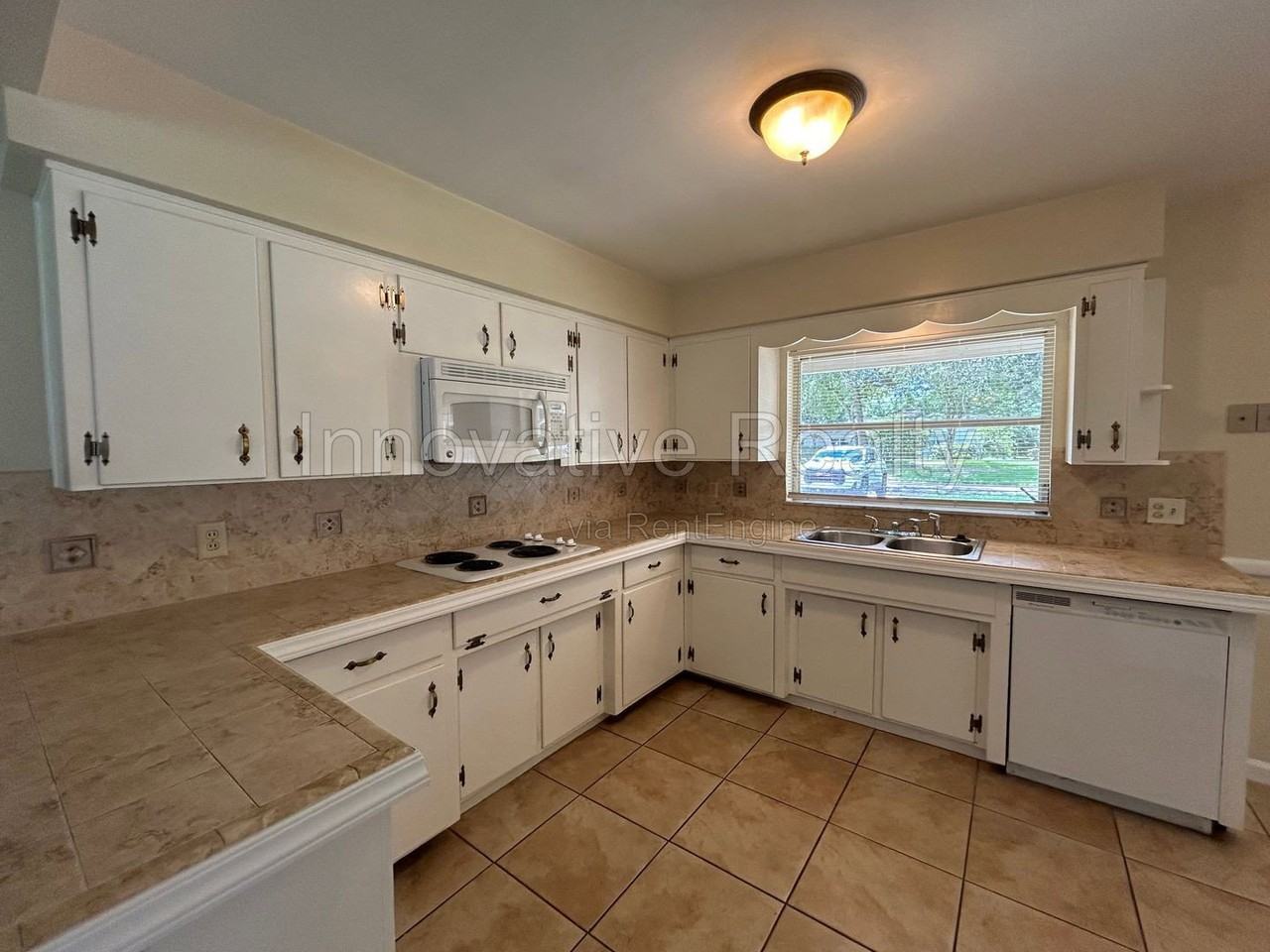 2021 Woodcrest Dr - Photo 5 of 27