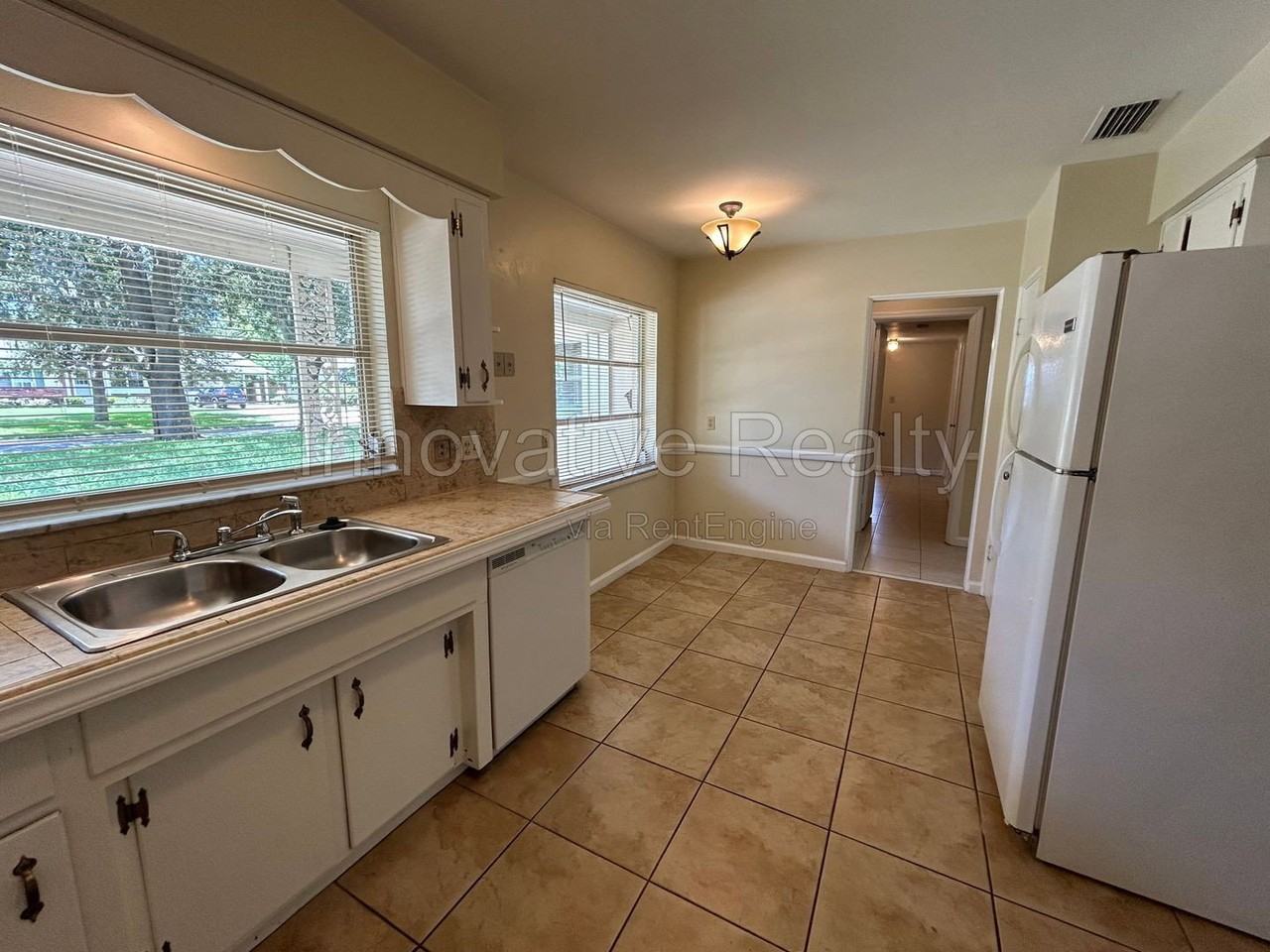2021 Woodcrest Dr - Photo 6 of 27