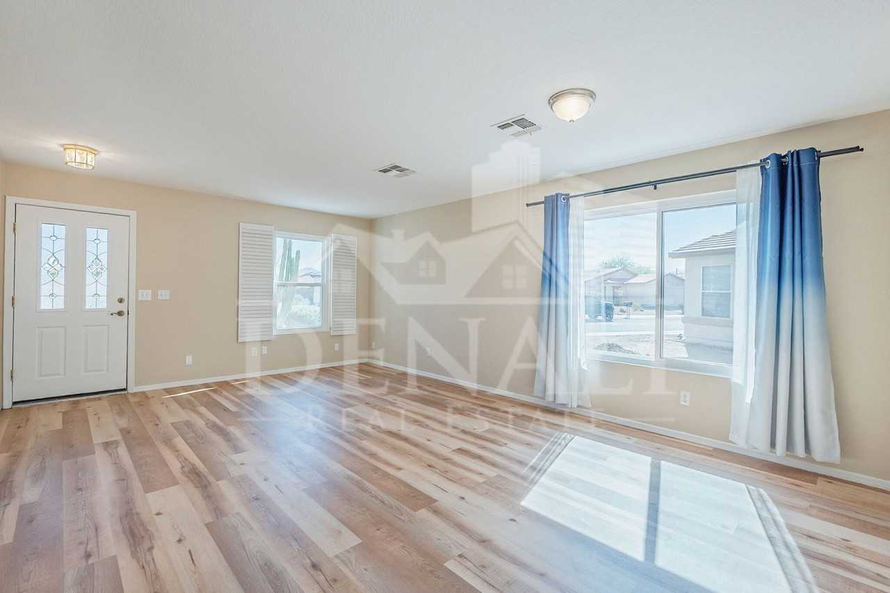 10095 N Mill Crossing Way - Photo 4 of 50
