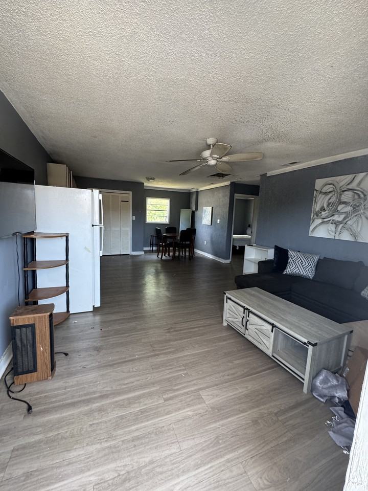 612 31st Ave S #201 - Photo 2 of 9