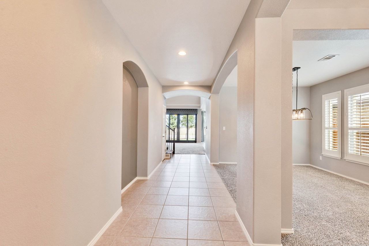 208 Norcia Loop - Photo 3 of 50