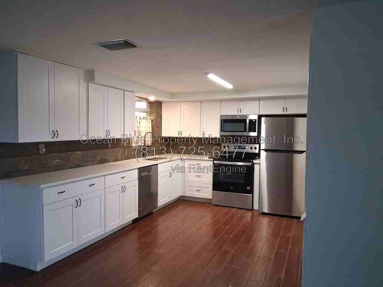 9330 Ledgestone Ln - Photo 4 of 17