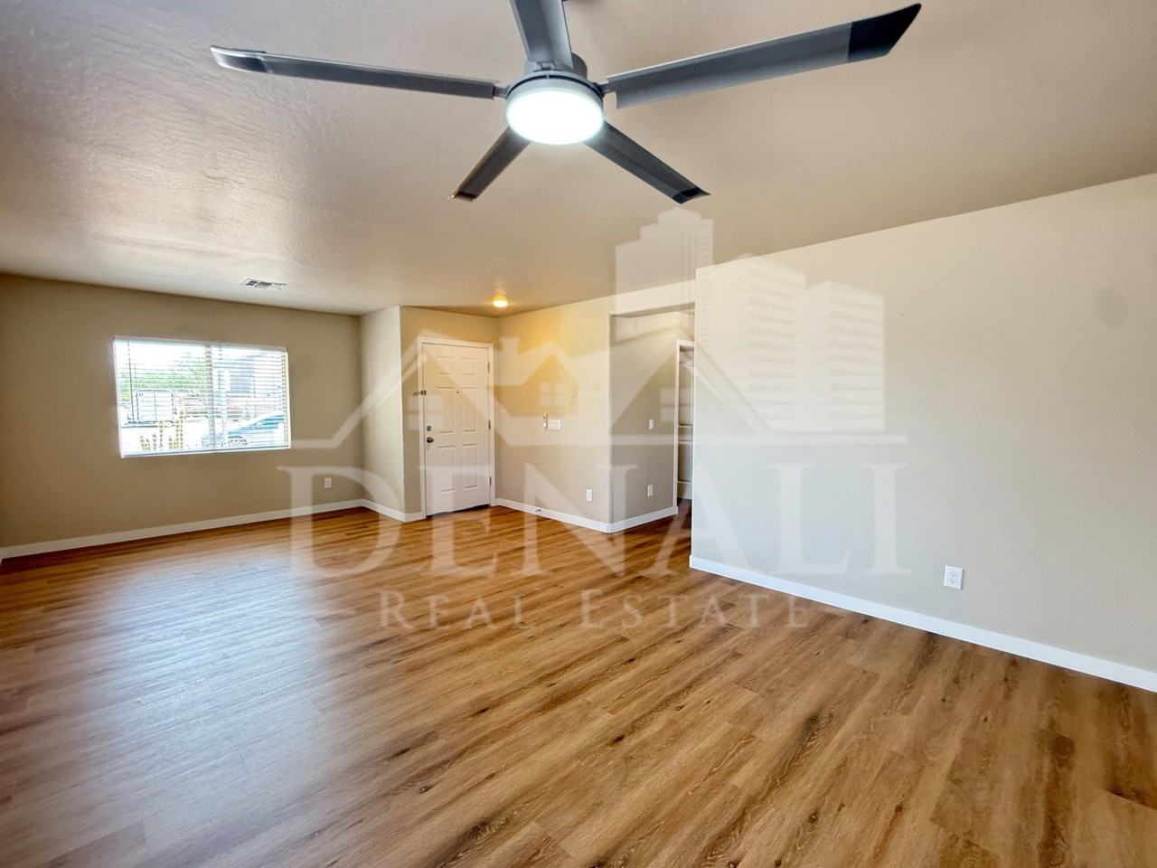 11534 W Longley Ln - Photo 5 of 29