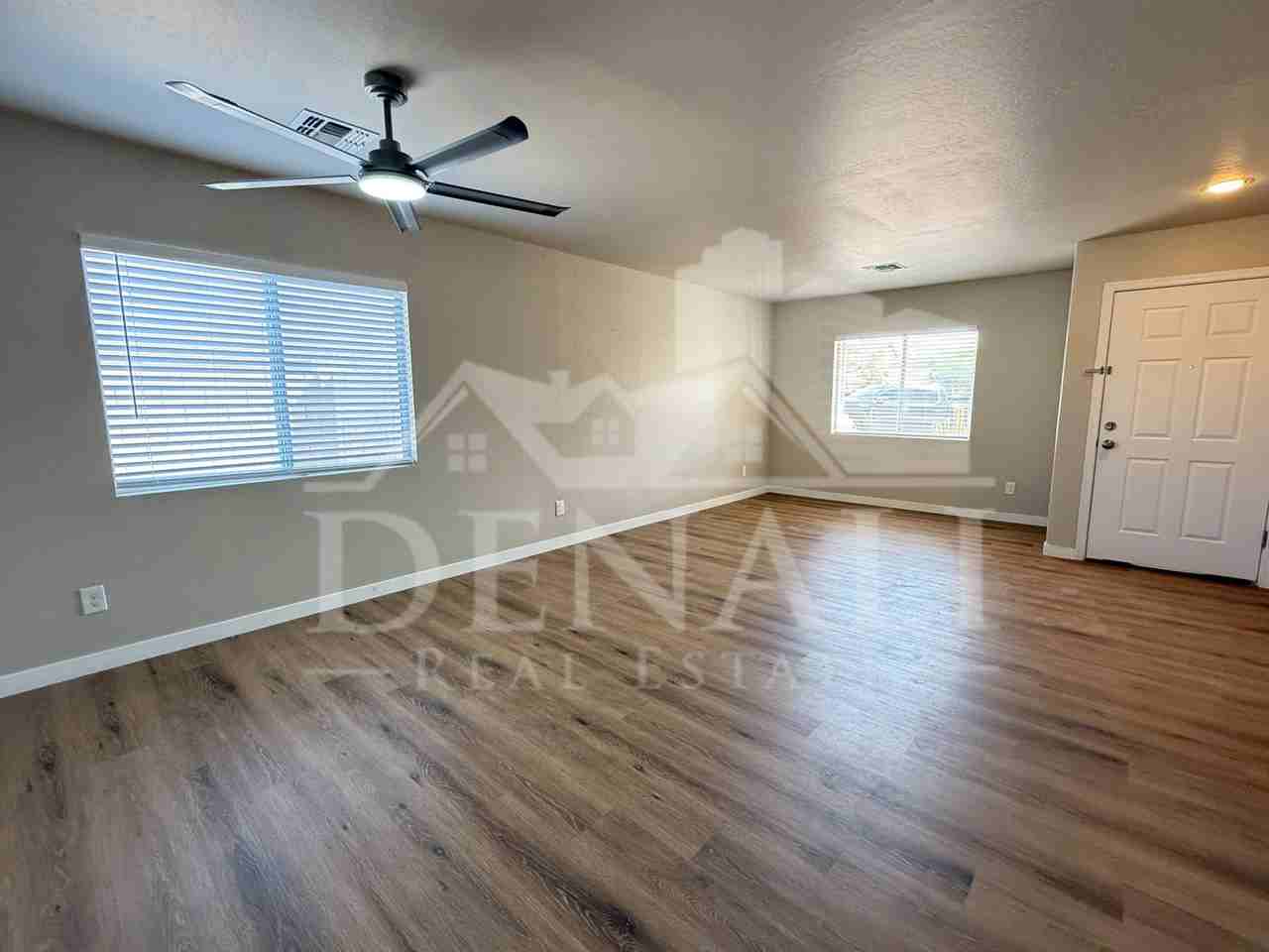 11534 W Longley Ln - Photo 6 of 29