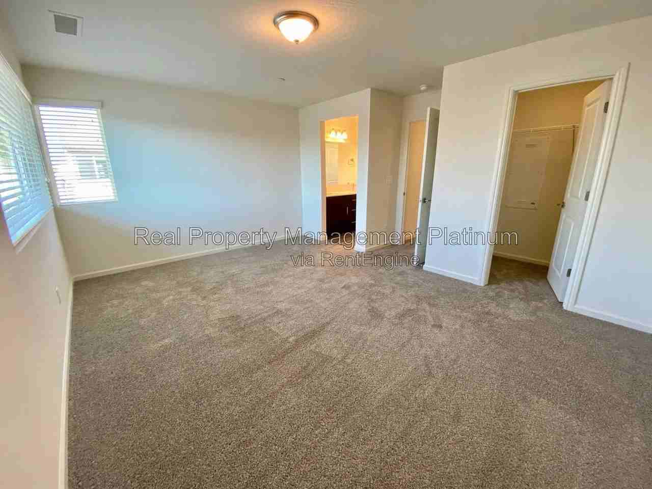 1950 Minarets Ln - Photo 4 of 16