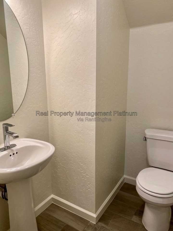 1950 Minarets Ln - Photo 6 of 16