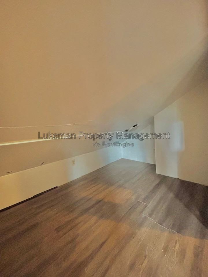 428 S Westnedge Ave #8 - Photo 3 of 8