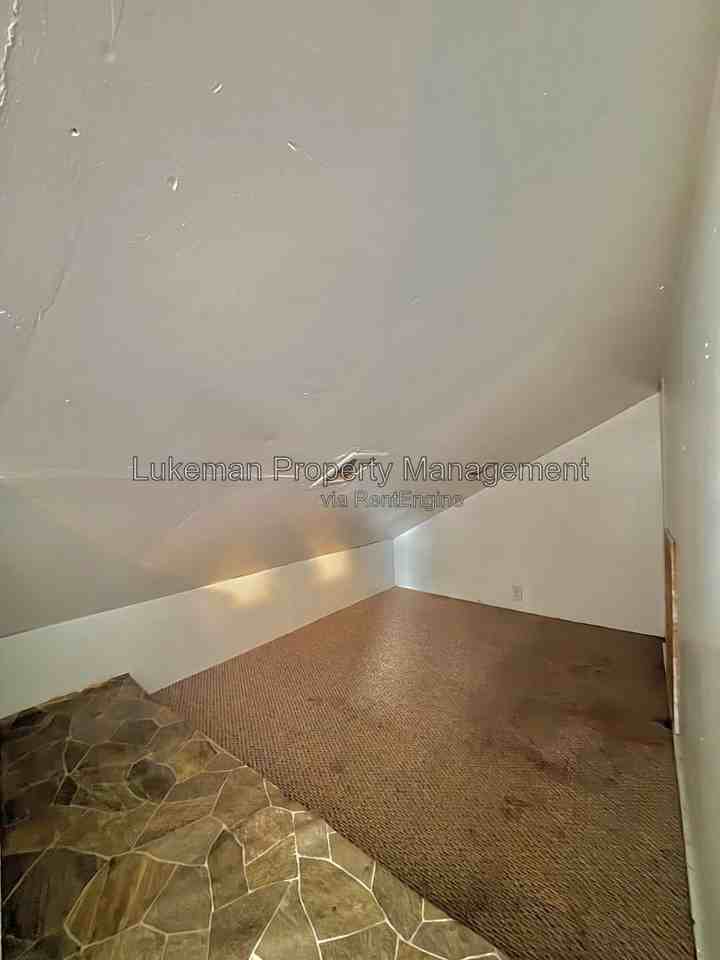 428 S Westnedge Ave #8 - Photo 6 of 8