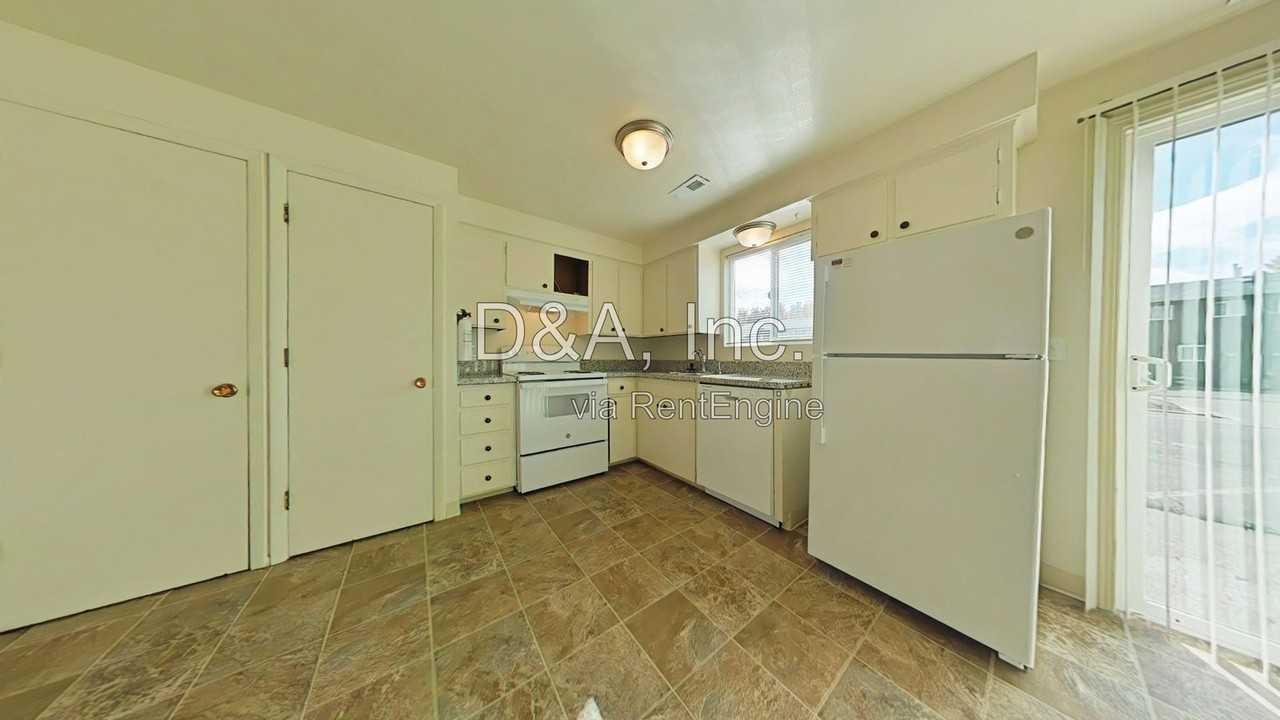 928 21st Ave Sw - Photo 6 of 15