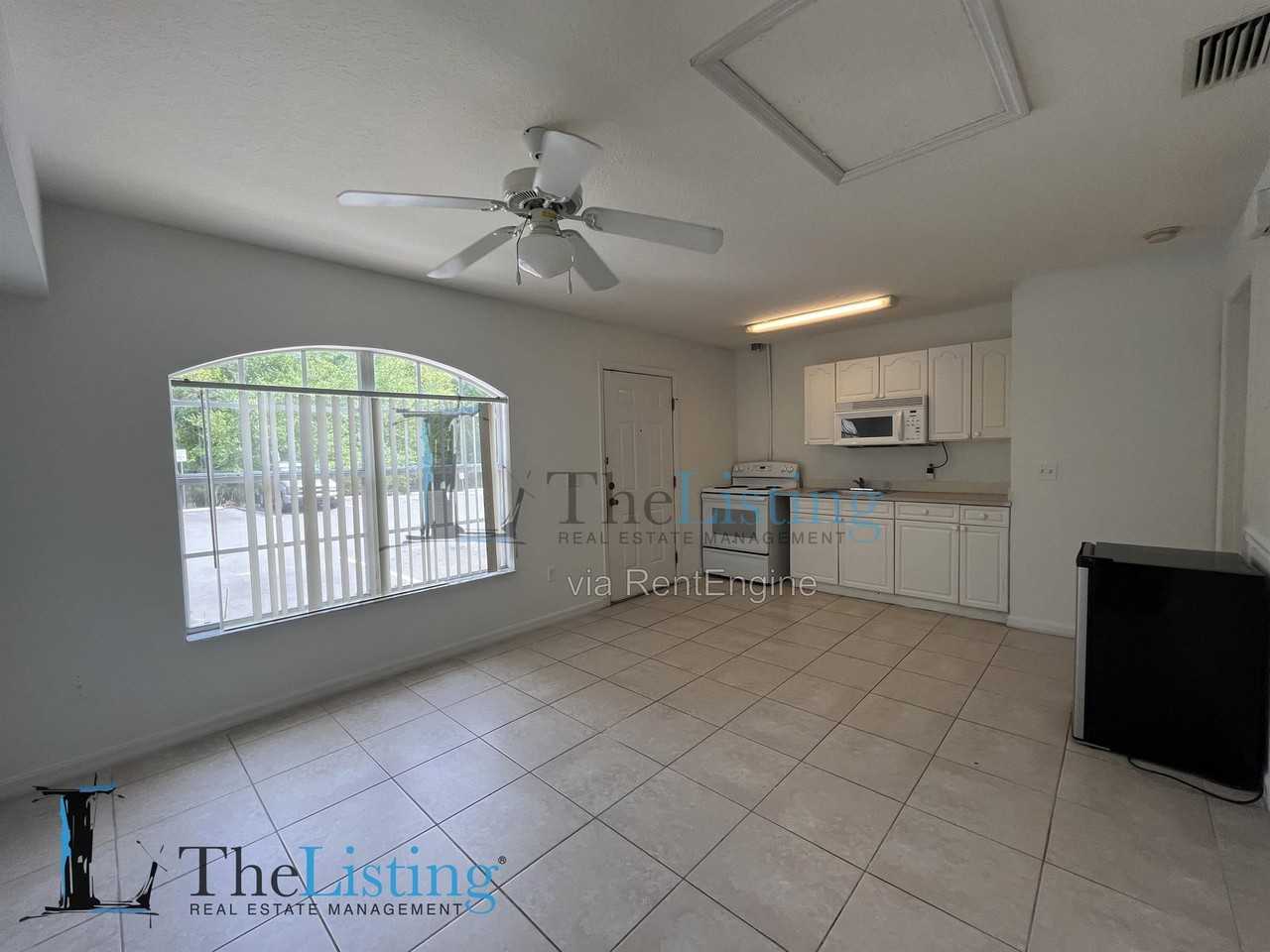 327 Coconut Palm Way ## 5 - Photo 3 of 9