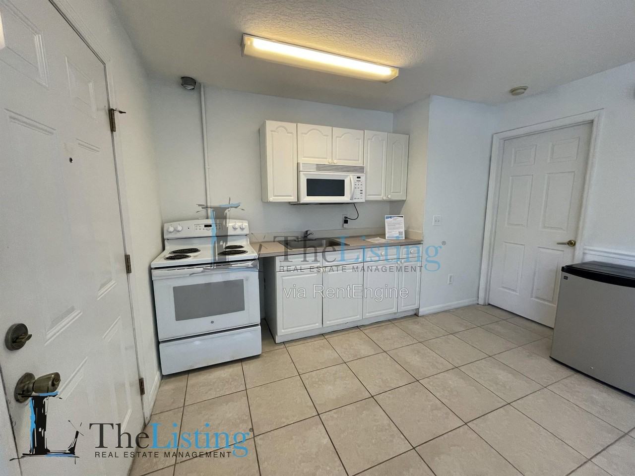 327 Coconut Palm Way ## 5 - Photo 4 of 9